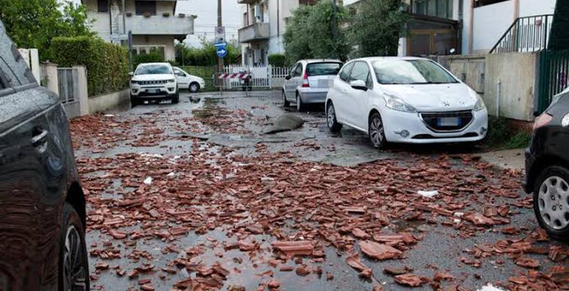 إيطاليا.. عواصف قوية تتسبب في فيضانات وأضرار بعدة مناطق