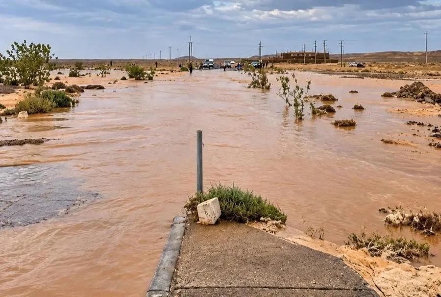 السيول تقطع حركة السير بـ 3 طرق جهوية بالمملكة