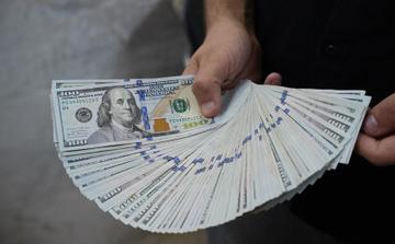 US dollar remains near an 18-month high amid geopolitical uncertainty