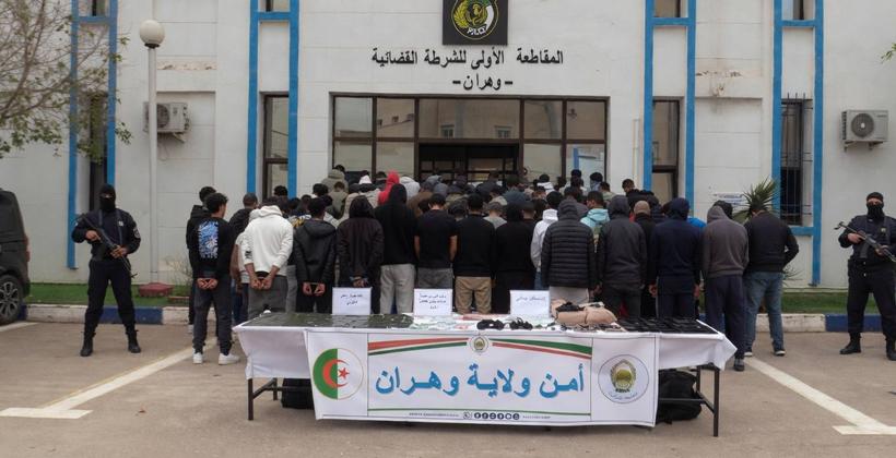 الجزائر توقف 61 مغربيا بتهمة التخطيط لأعمال تخريبية