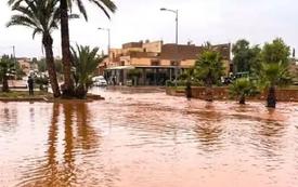 سيول درعة تافيلالت تقطع الطرق وتحاصر السكان والسياح