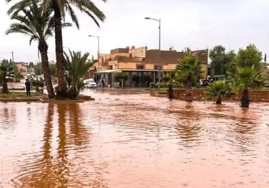 سيول درعة تافيلالت تقطع الطرق وتحاصر السكان والسياح