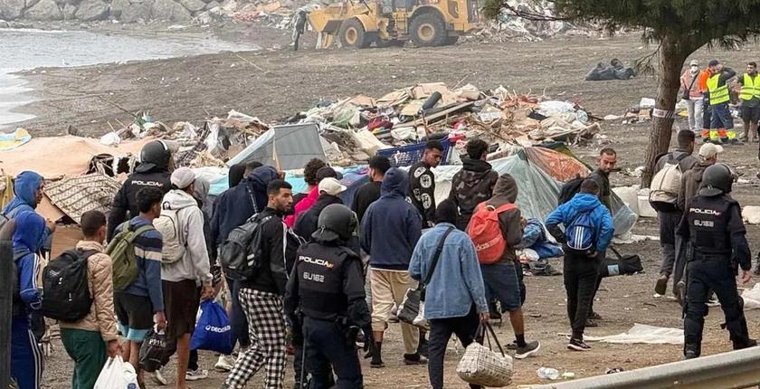 إخلاء مخيم غواندو يدفع مهاجرين إلى العودة الطوعية للمغرب