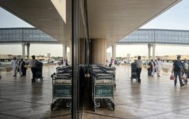 Arabie saoudite : prolongation de la suspension des opérations à l’aéroport de Riyad après des attaques