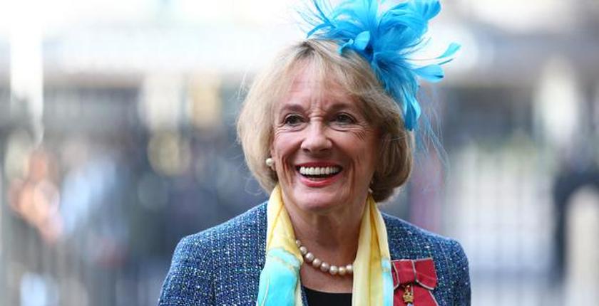 Royaume-Uni : Esther Rantzen, figure de la télévision et militante de l’aide à mourir, est décédée à 86 ans