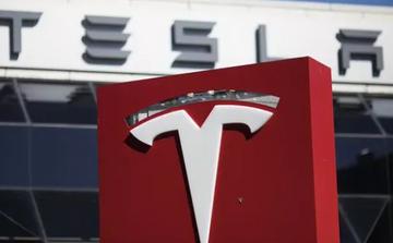 Tesla garante $30 bilhões em novas linhas de crédito à medida que investimentos em IA e robótica aceleram