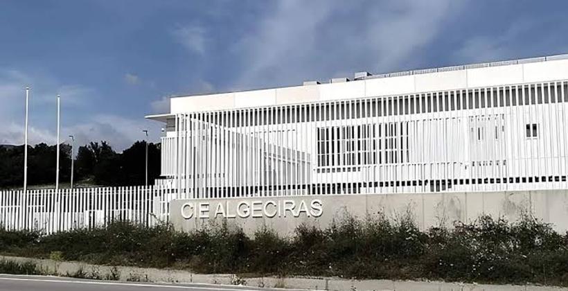 فرار أربعة مغاربة من مركز احتجاز المهاجرين بالجزيرة الخضراء
