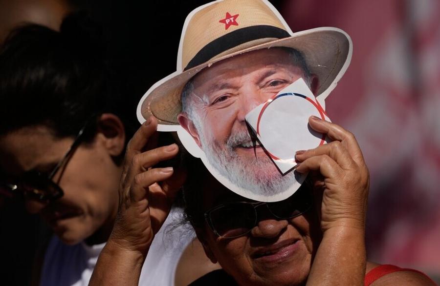 Brasil reduz impostos sobre combustíveis duas semanas antes do segundo turno presidencial