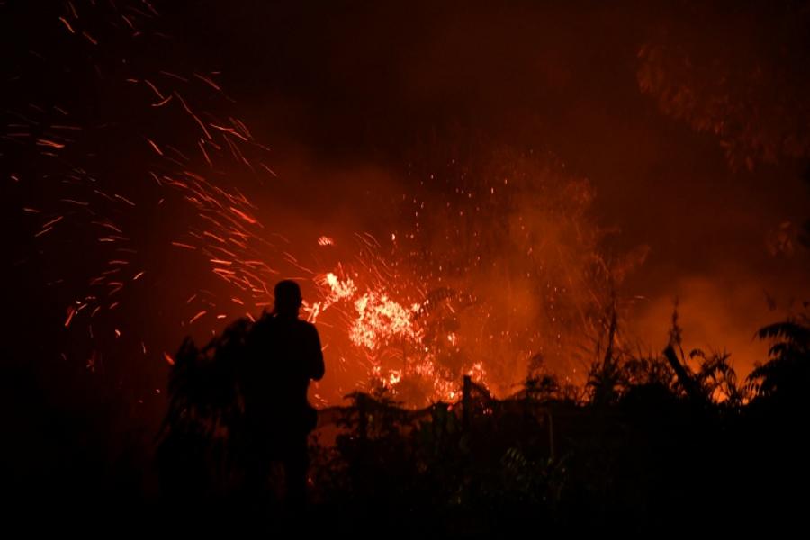 Toxic Haze From Indonesia Forces School Closures Across Malaysia