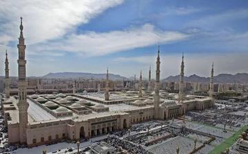 السعودية تعترض صاروخا في المدينة المنورة