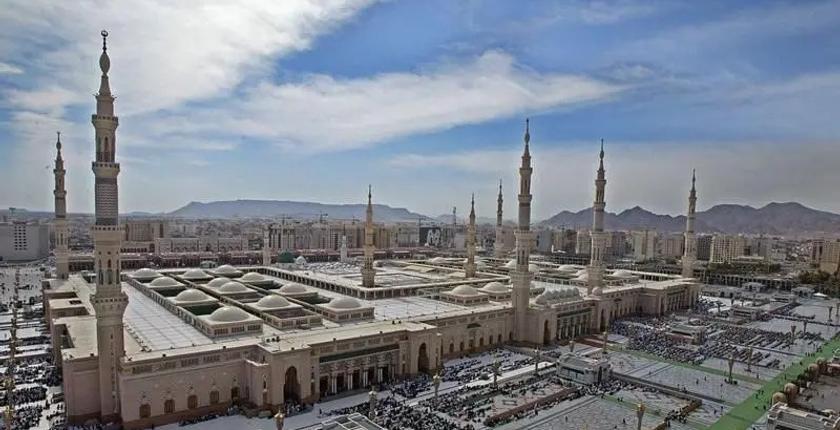 السعودية تعترض صاروخا في المدينة المنورة