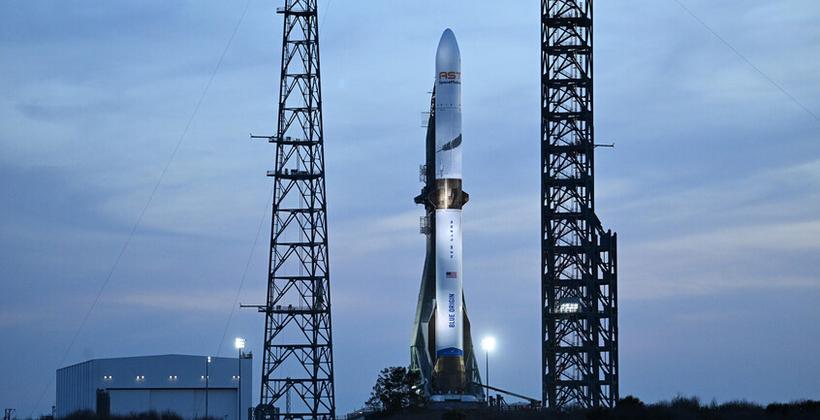 Blue Origin punta a dicembre per il test di lancio del razzo New Glenn
