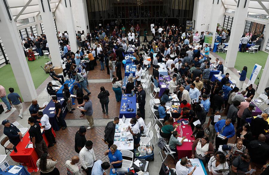 US jobless claims edge up slightly to 199,000