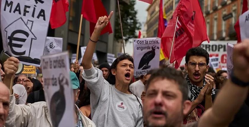 Protestos pela Educação Pública em Madrid Resultam em Cinco Prisões e Dois Policiais Feridos