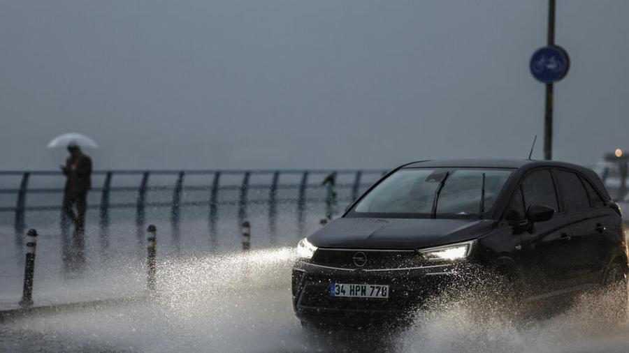 Inondations à Istanbul : deux morts après des précipitations historiques
