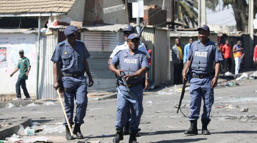Sudáfrica condena a 111 policías por delitos graves