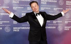 Elon Musk says US government controls satellite restrictions affecting Ukraine