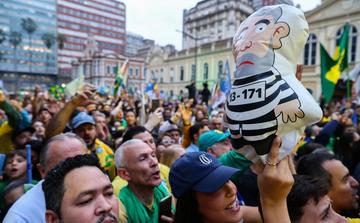 Brésil : Lula obtient une victoire sociale à quelques jours de la présidentielle