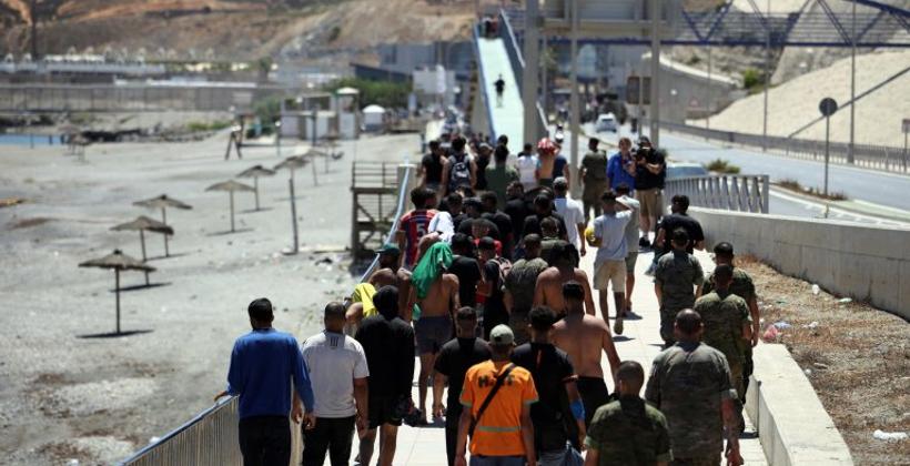 إسبانيا تعلن عودة نحو 12 ألف مهاجر إلى المغرب