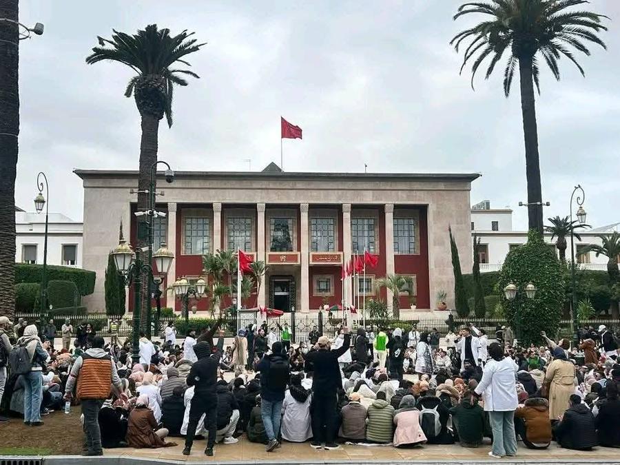 اعتصام لأساتدة التعليم الأولي أمام البرلمان