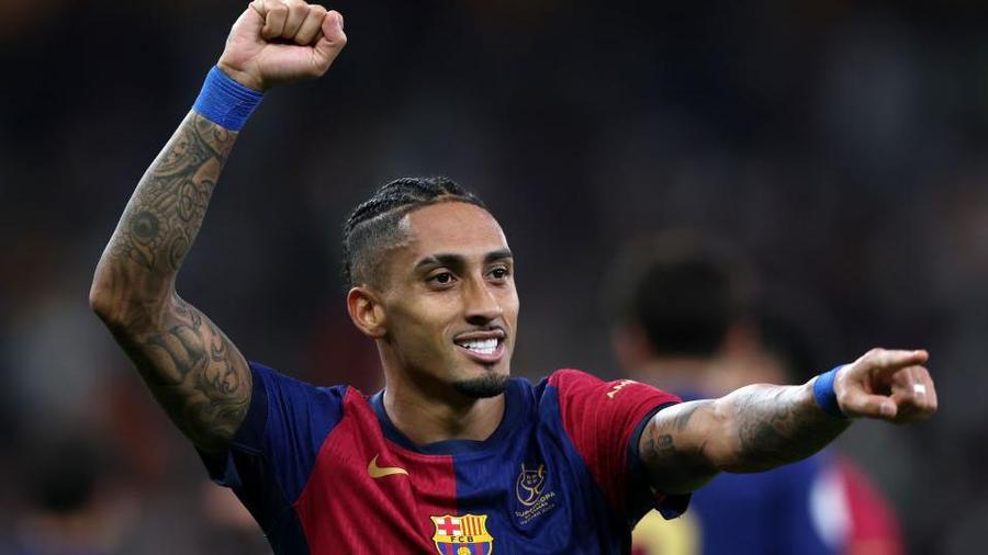 برشلونة يجدد لرافينيا حتى 2030