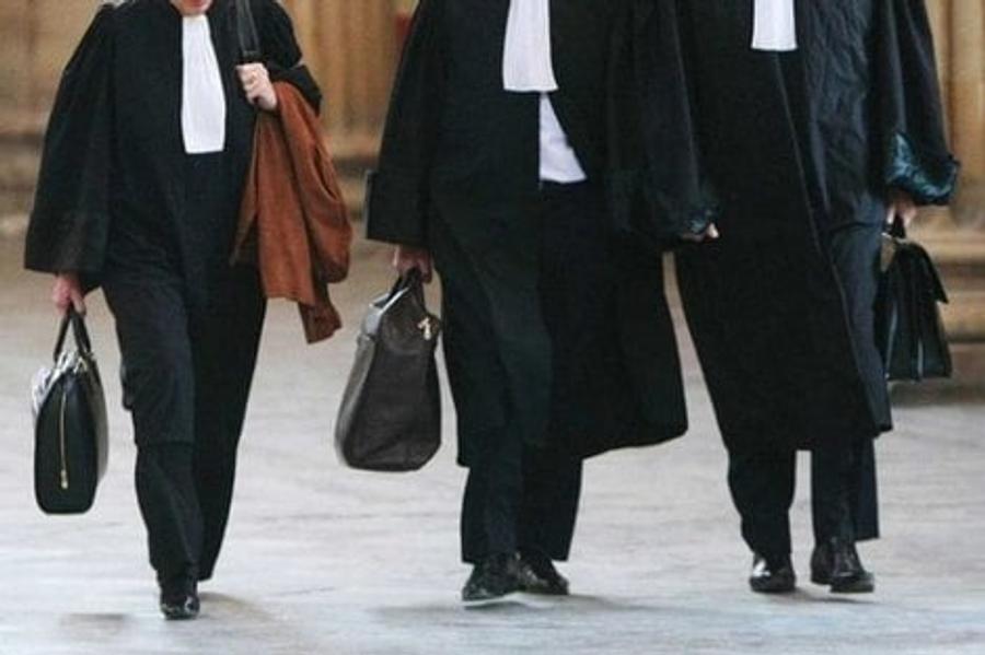 بعد أشهر من الإضراب...المحامون يعودون إلى ردهات المحاكم