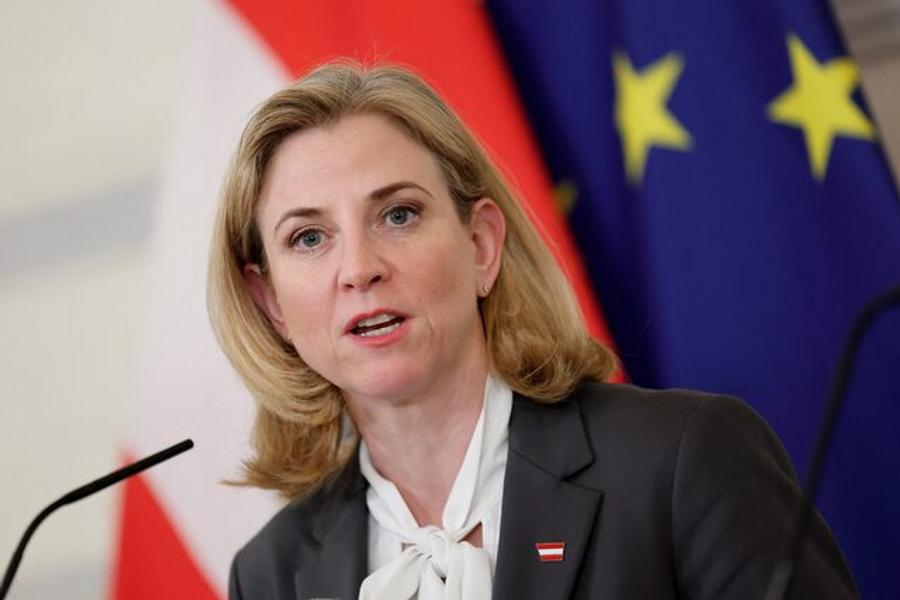Austria expels Russian diplomats over suspected espionage activities
