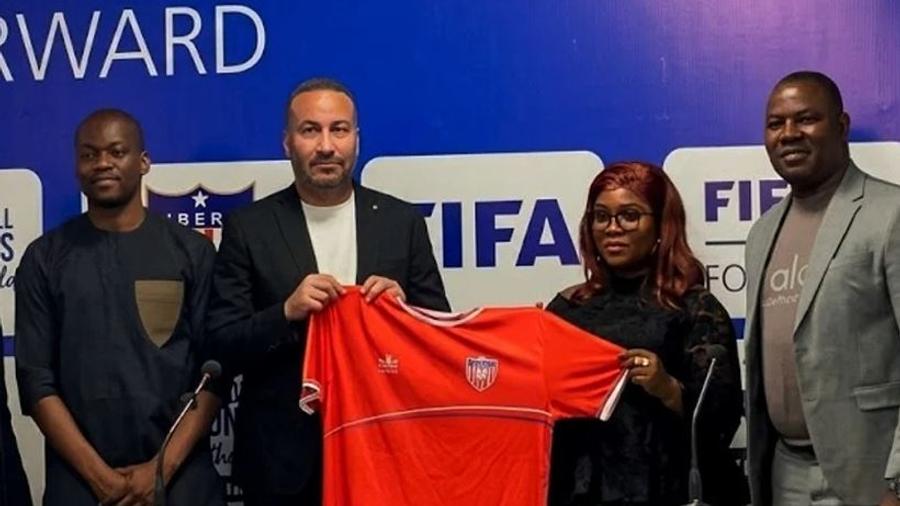 مدرب مغربي يقود منتخب ليبيريا