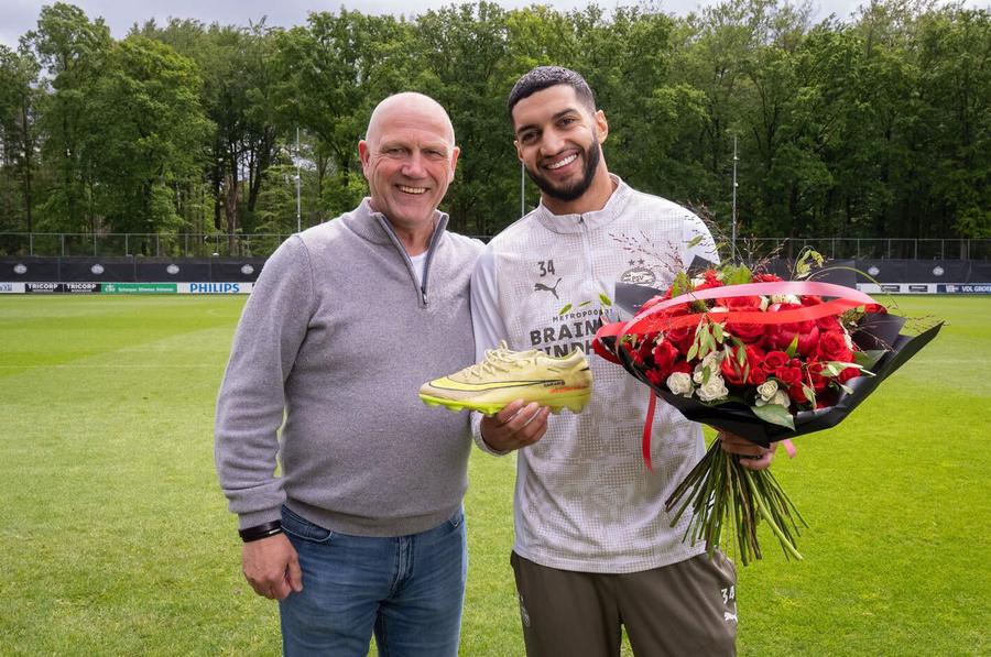 الصيباري أفضل لاعب في هولندا