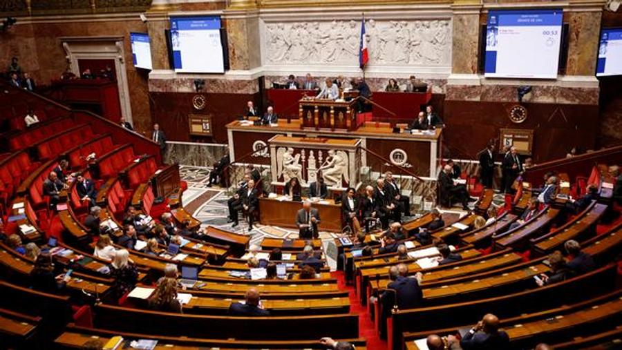 Francia debate un proyecto de ley de emergencia agrícola sobre agua, pesticidas y ganadería