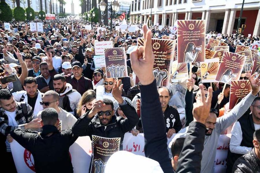 نقابة تحتج على إقصاء الأساتذة الموقوفين سابقا من الترقية