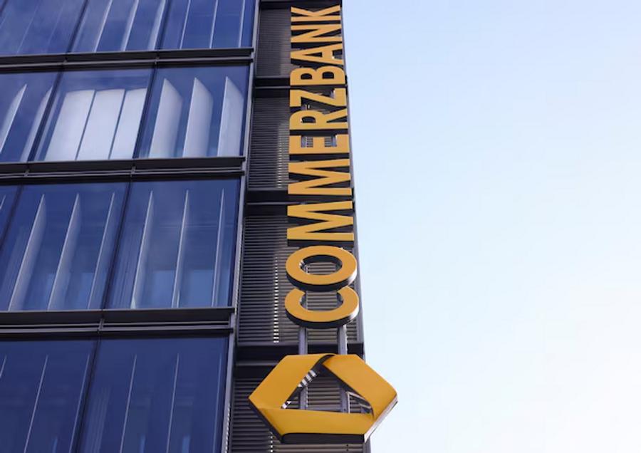 Commerzbank employees rally against UniCredit takeover bid