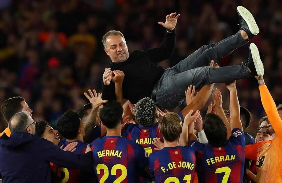 رسميا...برشلونة يعلن تجديد عقد هانز فليك حتى 2028