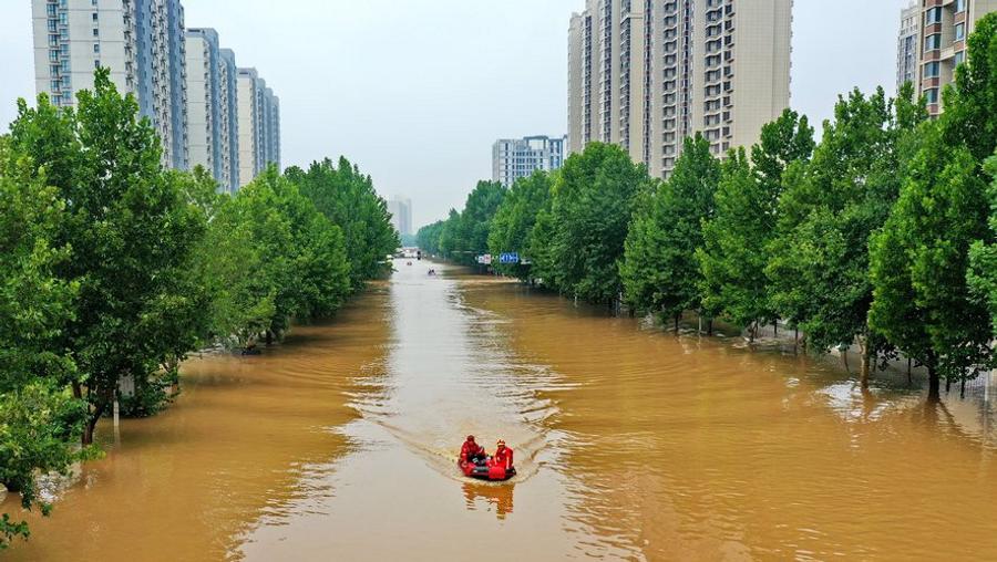 Chine : plusieurs disparus après qu’un camion a été emporté par une rivière en crue