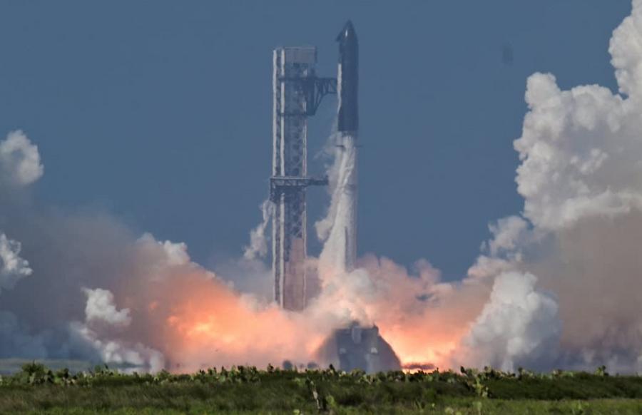 SpaceX Starship V3 completes test flight amid booster failure