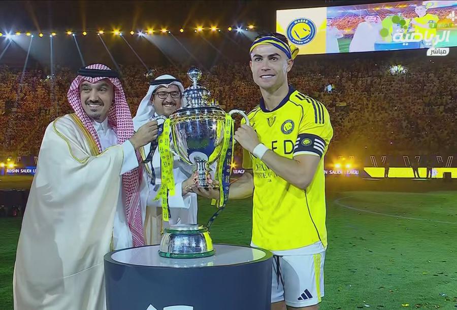 رونالدو يقود النصر للتتويج بالدوري السعودي
