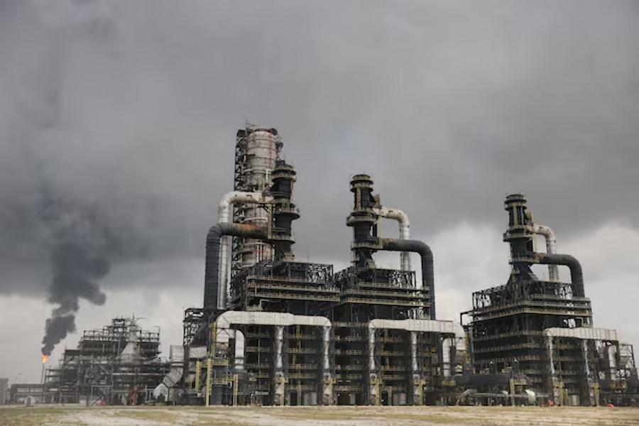 NNPC and Dangote Refinery clash over Nigeria’s fuel market
