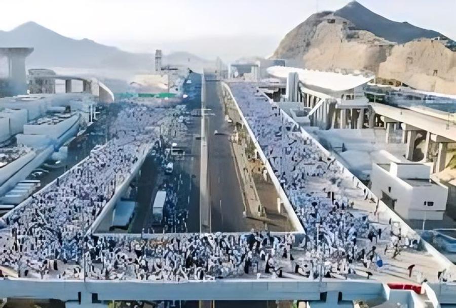 حجاج بيت الله الحرام يتوافدون إلى مشعر منى لقضاء يوم التروية