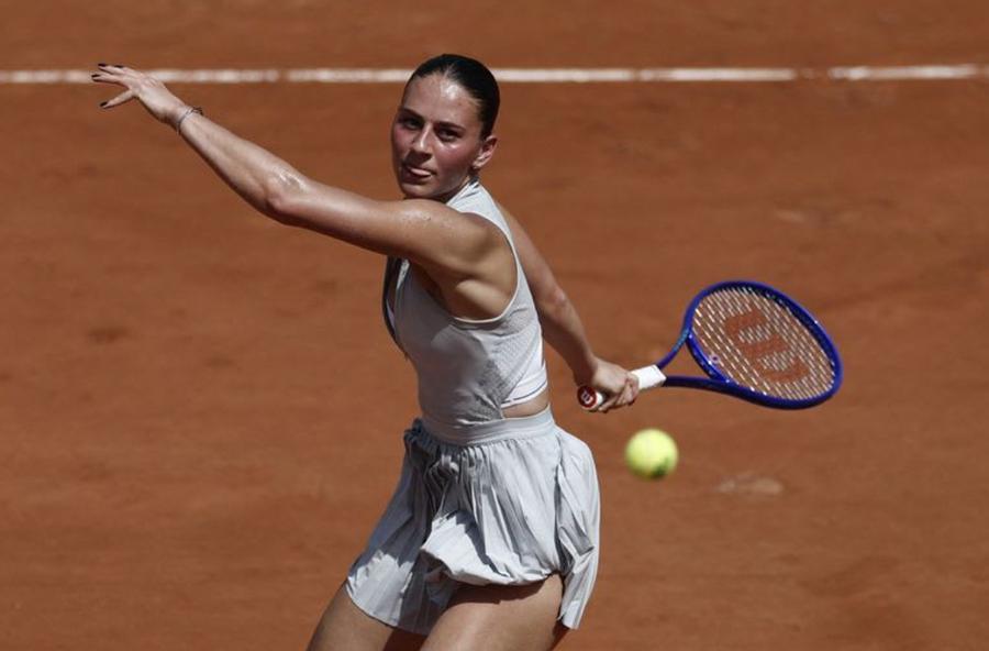 Kostyuk avanza en Roland Garros entre noticias del ataque en Kyiv