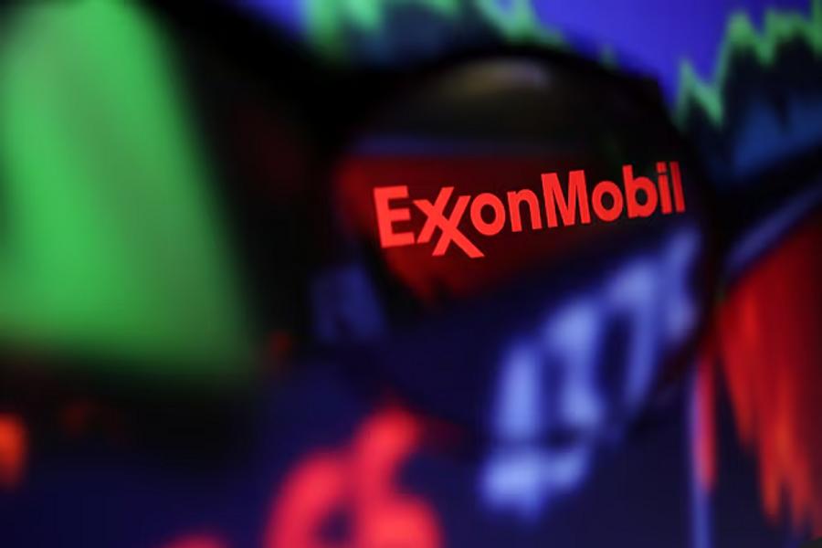 Exxon wins shareholder backing for Texas move, defeats retail voting proposal