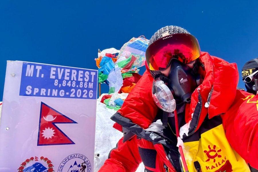 HM King Mohammed VI congratulates Nawal Sfendla after Everest and Lhotse ascent