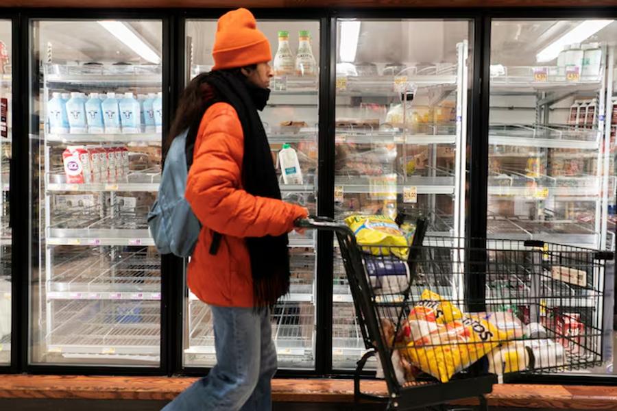 U.S. inflation rises while economic growth slows in first quarter