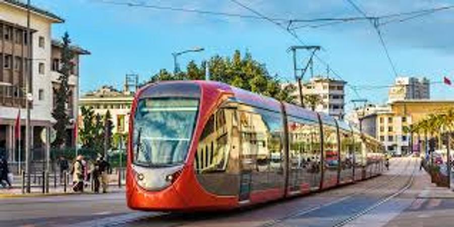 حادث سير يوقف ترامواي البيضاء