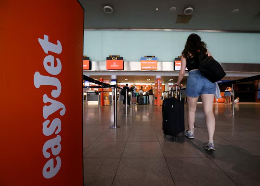 Italy opens investigation into EasyJet over baggage fee practices