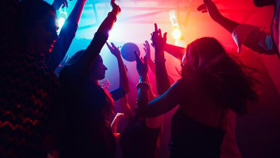 Fiesta libre interrumpida en el sur de Francia con decenas de detenidos