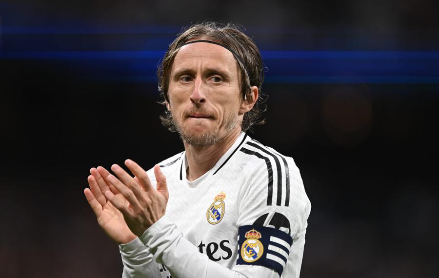لوكا مودريتش يقرر اعتزال كرة القدم