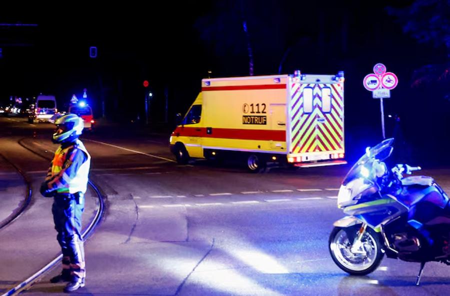 Family of U.S. Ebola patient admitted to Berlin isolation ward