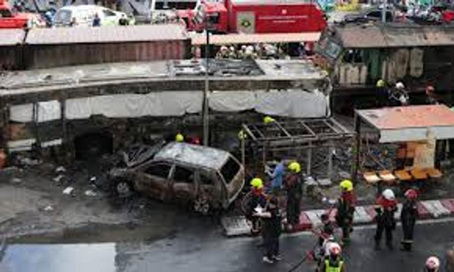 Train collision in Bangkok leaves at least eight dead