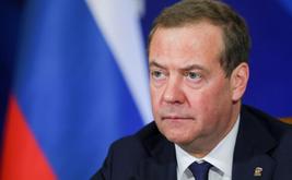 Медведев: Угроза Трампа выйти из НАТО создала глубокий раскол в Атлантике