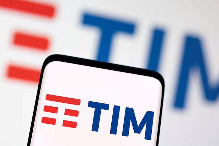 TIM may secure major payout from FiberCop–Open Fiber deal, CEO says